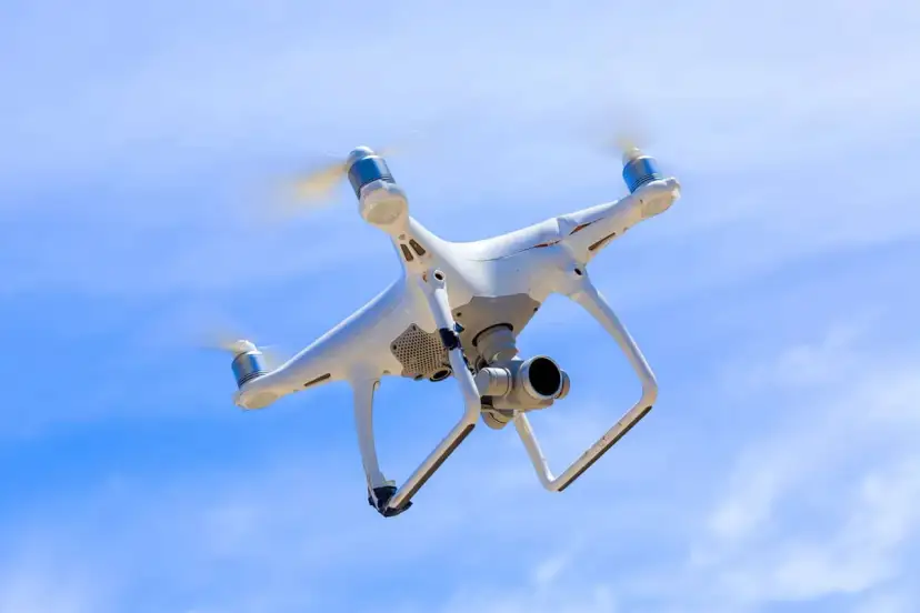 Dron w samolocie: przewóz baterii i sprzętu bez problemów