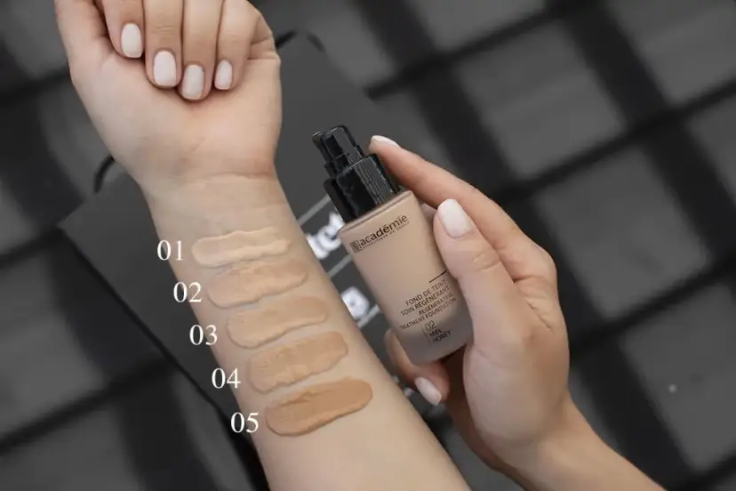 Podkład do cery trądzikowej: Jaki wybrać i jak stosować?