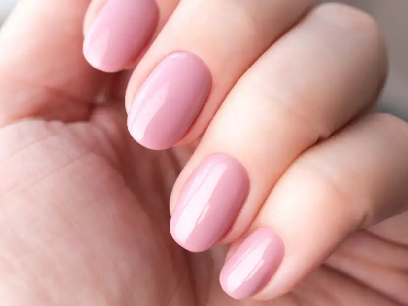 Nägel für den Sommer 2026: Die heißesten Trends & Pflegetipps