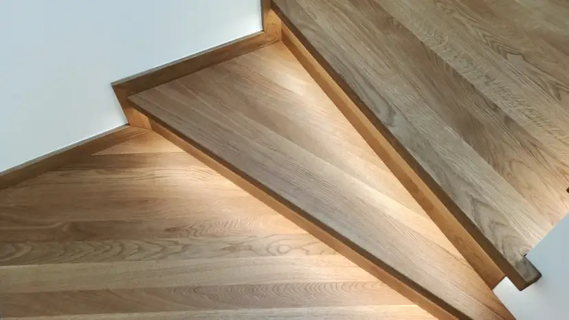 Ile kosztują schody drewniane na beton? Ceny, które Cię zaskoczą