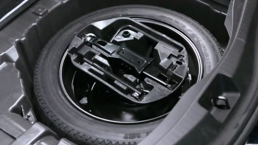 Gdzie jest koło zapasowe Ford Galaxy? Sprawdź, zanim zajdziesz w kłopoty