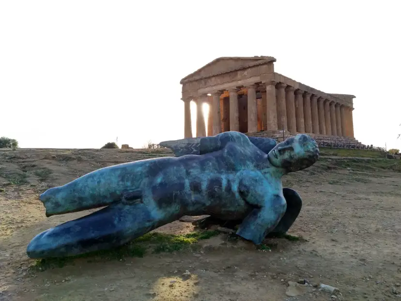 Dolina Świątyń Mitoraj: Ikar, który został na Sycylii