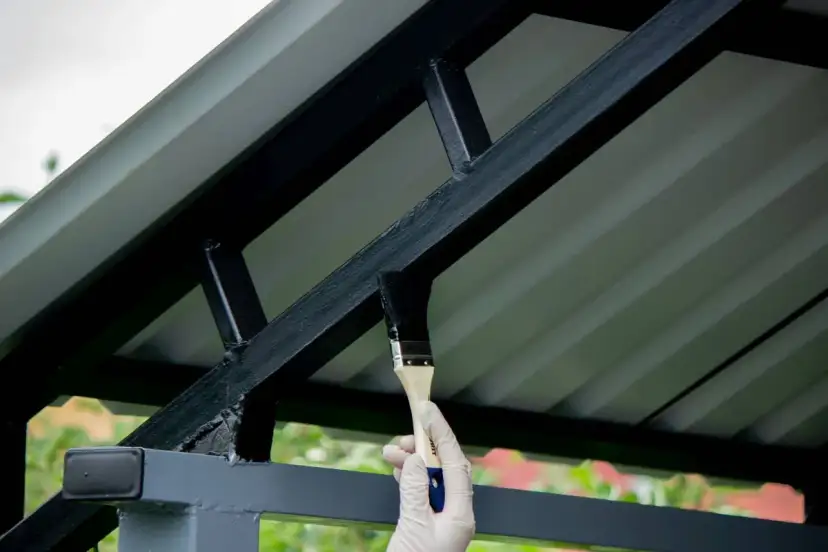 Daszek nad drzwiami: Zbuduj sam! Poradnik DIY od A do Z