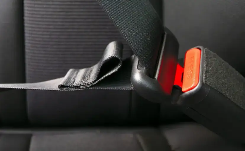 Jak odblokować pasy bezpieczeństwa po wypadku i uniknąć niebezpieczeństwa