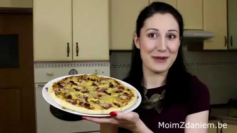 Idealnie okrągła pizza w domu? Opanuj ręczne formowanie!
