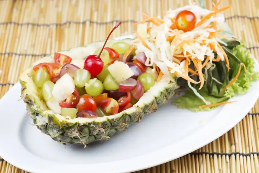 Jak ozdobić sałatkę, aby zachwycić gości i podnieść jej urok