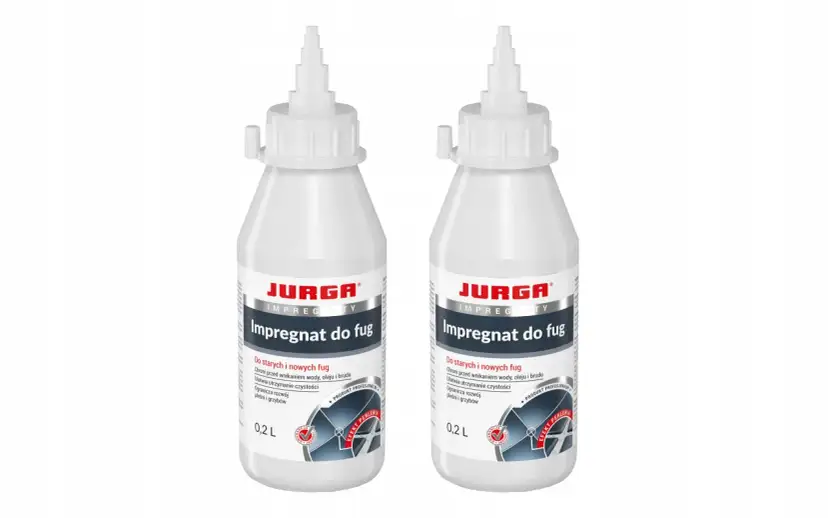 Dwie butelki impregnatu do fug Jurga. Produkt chroni przed wodą, olejem i brudem, ułatwiając czyszczenie. Jak nakładać? Zobacz instrukcję na opakowaniu.