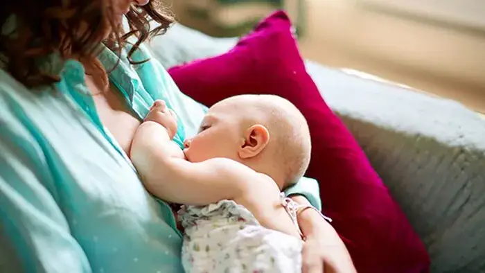 Czy dziecko karmione piersią może zachorować? Fakty o odporności niemowląt