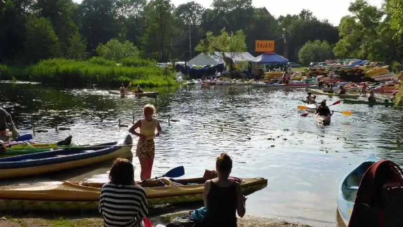 Spływy kajakowe Ełk – odkryj malownicze trasy i lokalne usługi