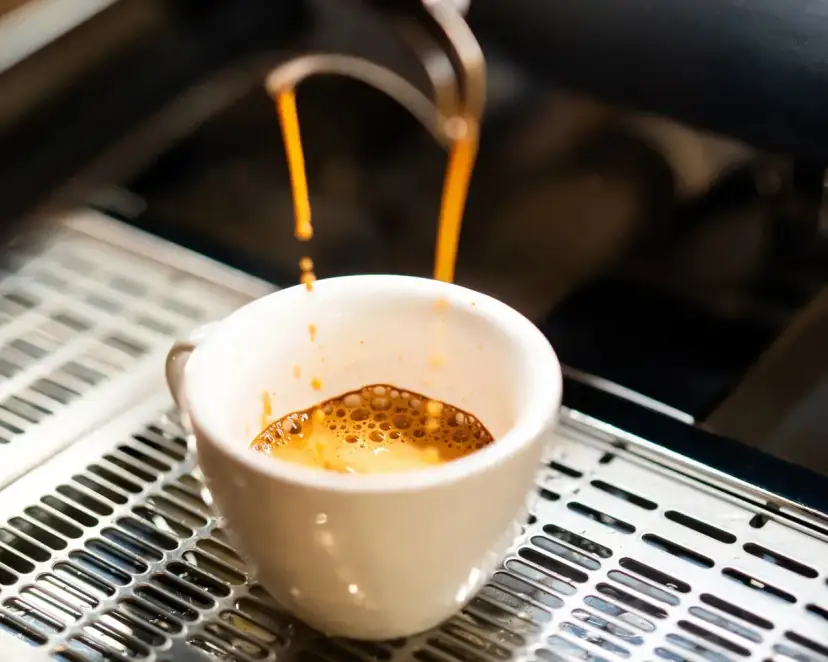 Kawa idealna? Poznaj złotą proporcję kawy do wody na filiżankę
