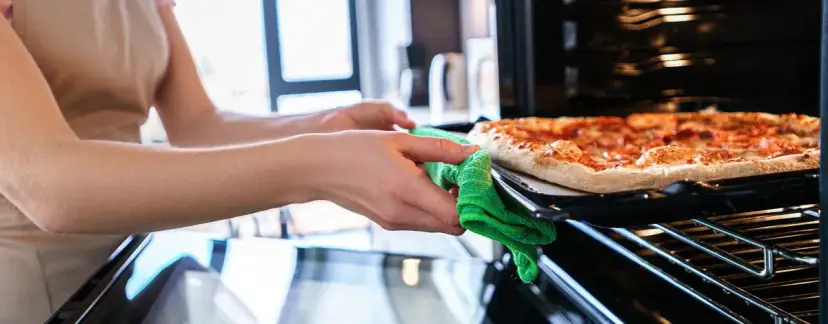 Ile stopni piec pizze, aby uzyskać idealne ciasto w domu?