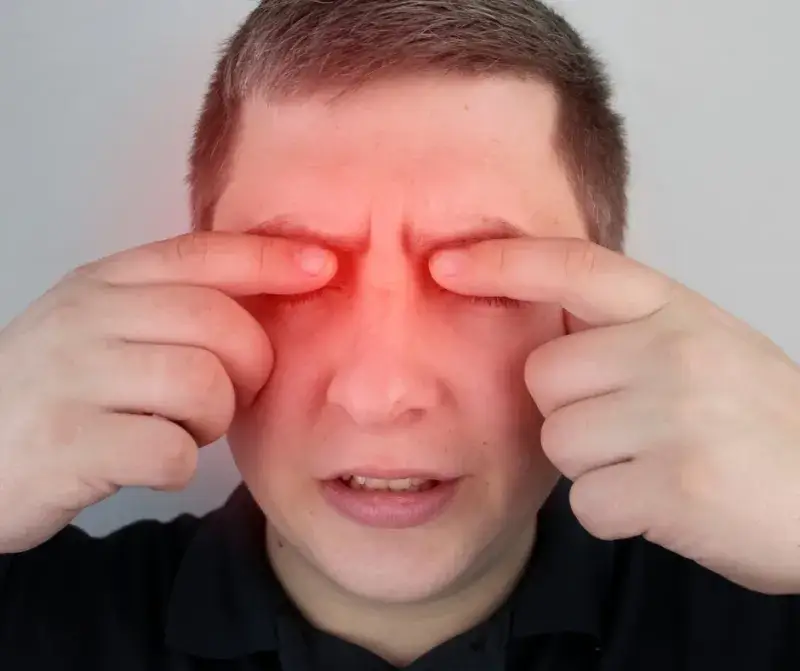 Wygląd oka po operacji zaćmy: Co normalne, a co niepokoi?