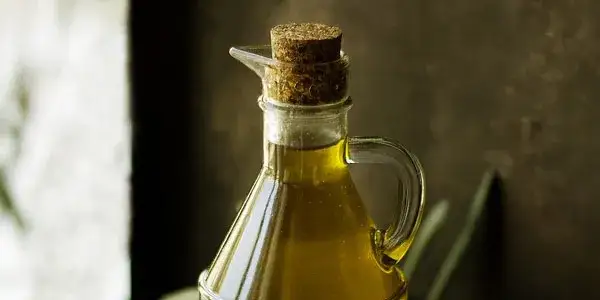 Jak przechowywać oliwę z oliwek po otwarciu, aby nie straciła świeżości