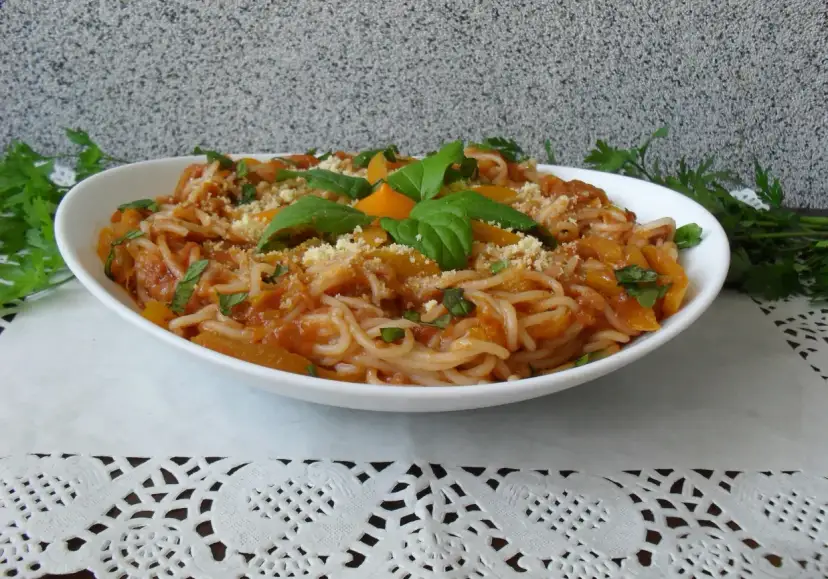 Szybkie spaghetti ze słoika: łatwy przepis na pyszny obiad
