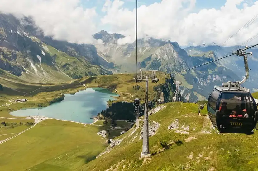 Szwajcarskie Alpy: Gdzie jechać? Wybierz idealny region i planuj!