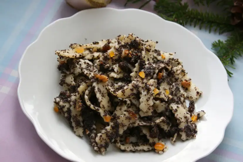 Kluski z makiem: Prosty przepis na idealne danie wigilijne