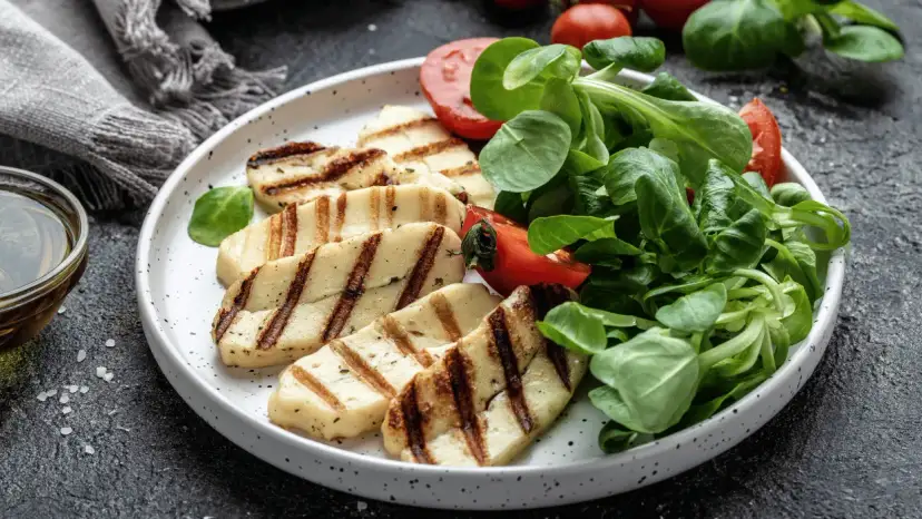 Halloumi z czym podać, aby zachwycić smakiem i aromatem?