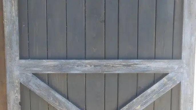 Jak zrobić drzwi drewniane - łatwe kroki do samodzielnej budowy