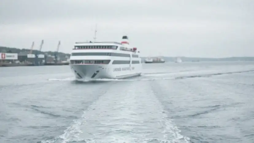 Ile płynie prom ze Świnoujścia do Ystad? Czas i ważne informacje