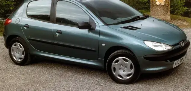 Peugeot 206 1.4 HDi: Pojemność baku, spalanie i zasięg - wszystko co musisz wiedzieć