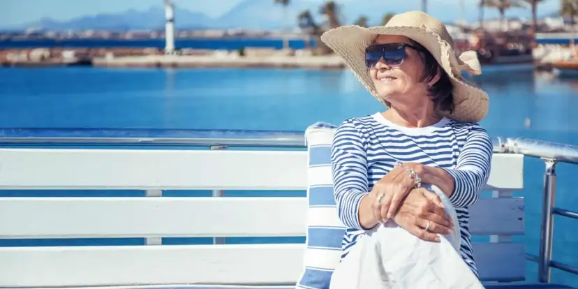 Wyjazd z biurem czy na własną rękę? Sprawdź kluczowe różnice!