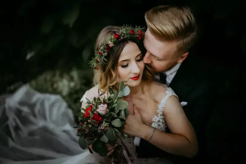 Fotograf czy kamerzysta na wesele? Jak wybrać pamiątkę marzeń?