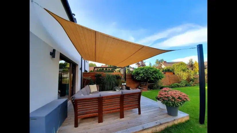 Jak skutecznie zamocować kotwę do żagla w różnych warunkach