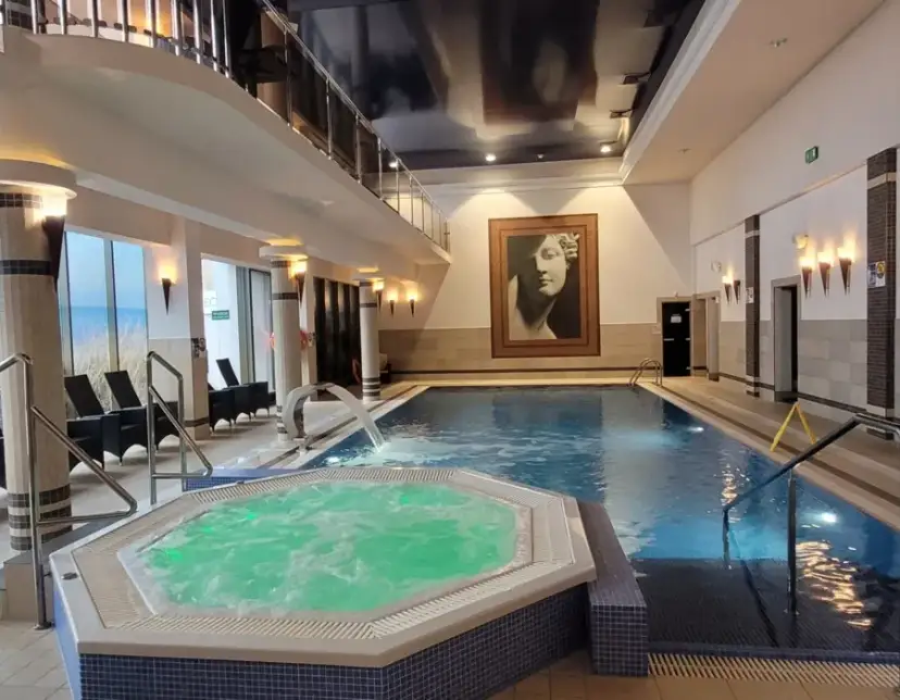 Hotel Lambert Ustronie Morskie: SPA, plaża i historia - poznaj!