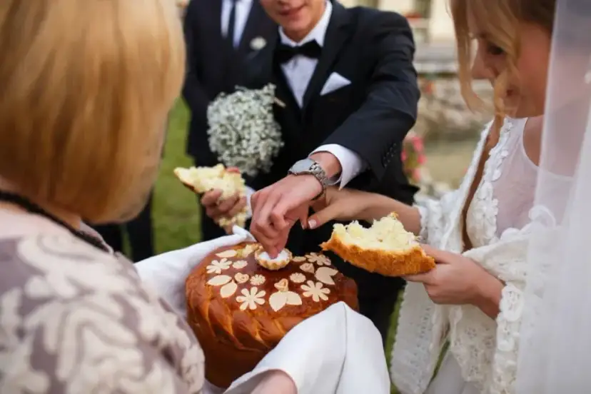 Co robi starościna na weselu? Odkryj jej kluczowe obowiązki i tradycje