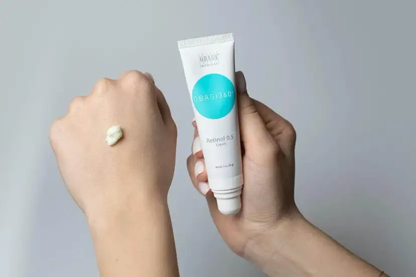 Czy na serum z retinolem nakładać krem? Oto, co musisz wiedzieć