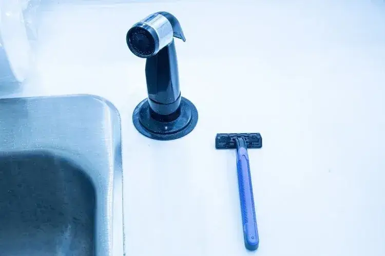 Jak ogolić miejsce intymne bez podrażnień i bólu - sprawdzone sposoby