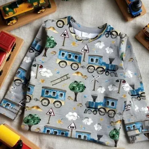 Stylowe bluzki długi rękaw dla chłopca na każdą okazję i porę roku