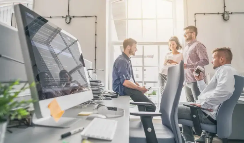 Kto tworzy strony internetowe? Poznaj kluczowe role i specjalistów