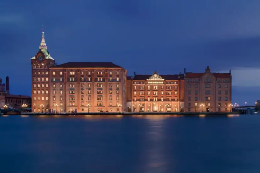Hilton Molino Stucky Venezia: Lusso, Storia e Vista Panoramica