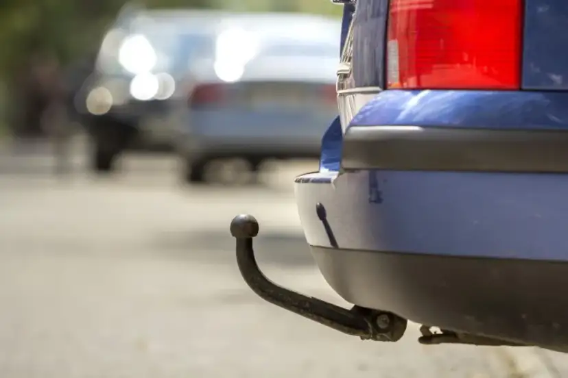 Światła do holowania: Co musisz wiedzieć? Uniknij mandatu!