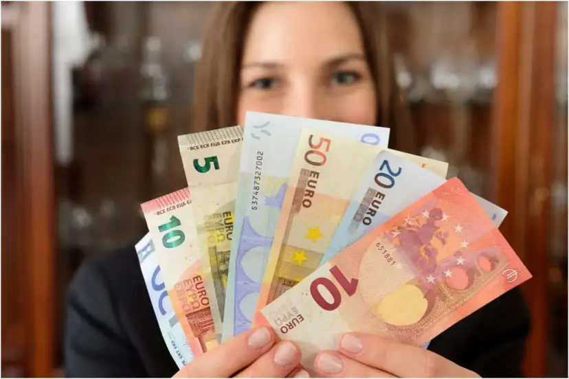 Ile zarabia opiekunka w Niemczech? Poznaj prawdę o wynagrodzeniach