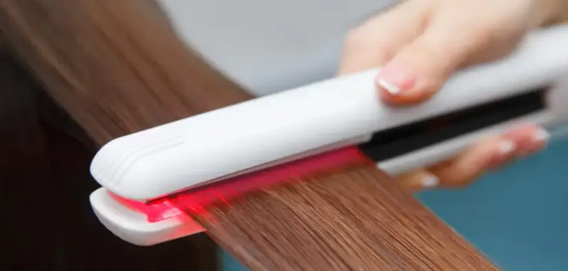 Najbezpieczniejsza prostownica: jak wybrać i nie niszczyć włosów?
