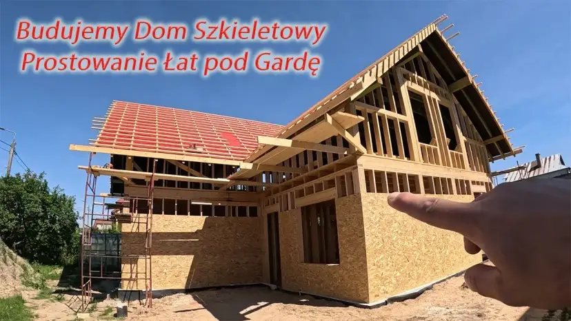 Jak wypoziomować łaty na dachu, by uniknąć problemów z nierównościami