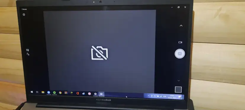 Jak zrobić zdjęcie laptopem? Odkryj sekrety wbudowanej kamery!