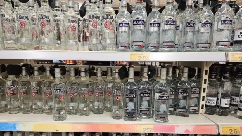 Ile kosztuje wódka 2025? Ceny, gdzie kupić i jak oszczędzić