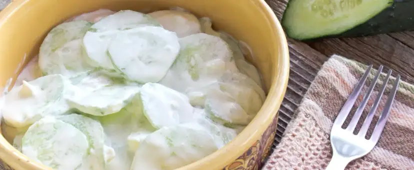 Mizeria: Jak zrobić i z czym podać? Klasyka i nowe smaki