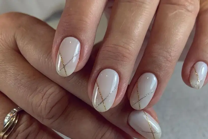 Modne paznokcie na wiosnę 2026: Trendy, kolory, zdobienia!