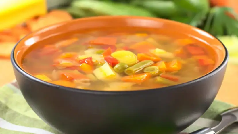 Skuteczne sposoby na to, czym zagęścić zupę jarzynową, aby była pyszna