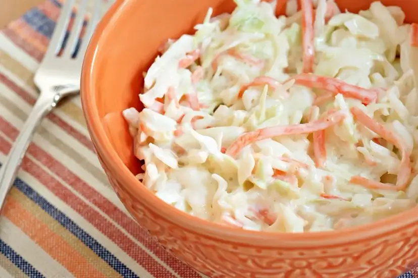 Idealny colesław: Klasyka, KFC, fit Twój jedyny przepis!