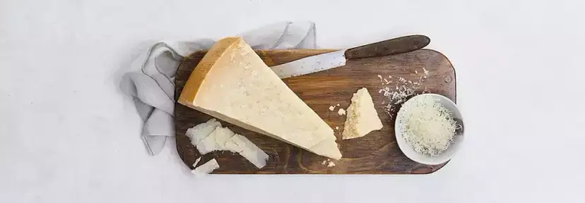 Gdzie kupić parmezan w Polsce? Najlepsze miejsca i oferty