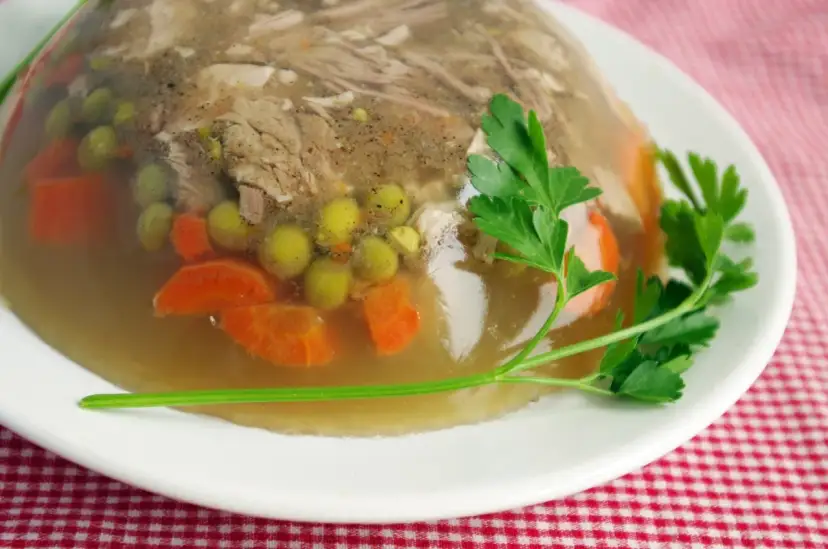 Ile zsiada się galaretka? Sprawdź czas stężenia dla różnych rodzajów