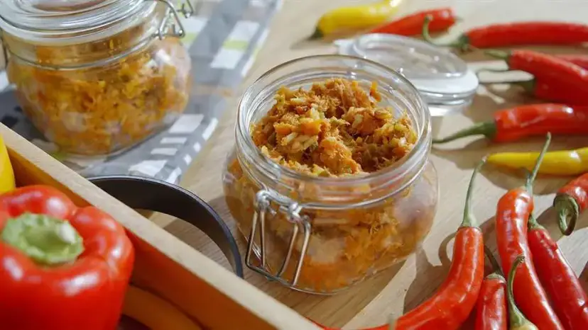 Jak zrobić paprykarz szczeciński – prosty przepis na domowy smak