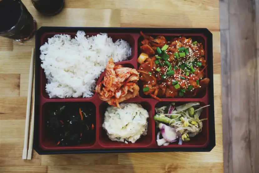 Kimchi w Warszawie: Gdzie kupić najlepsze? Przewodnik eksperta!