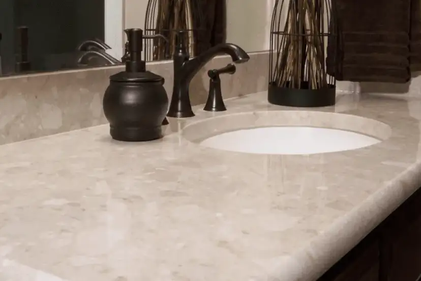 Konglomerat marmurowy: Właściwości, zastosowanie i pielęgnacja materiału