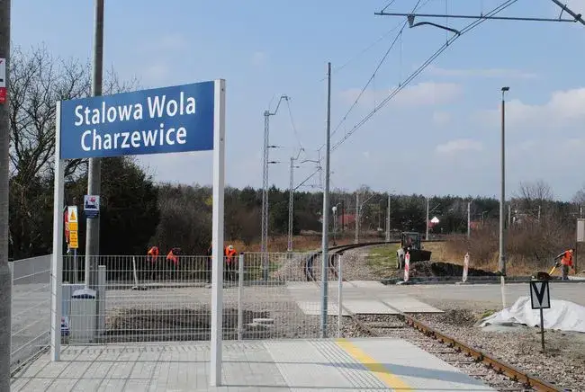 ZKA Stalowa Wola: Gdzie jest przystanek PKP? Dokładne adresy